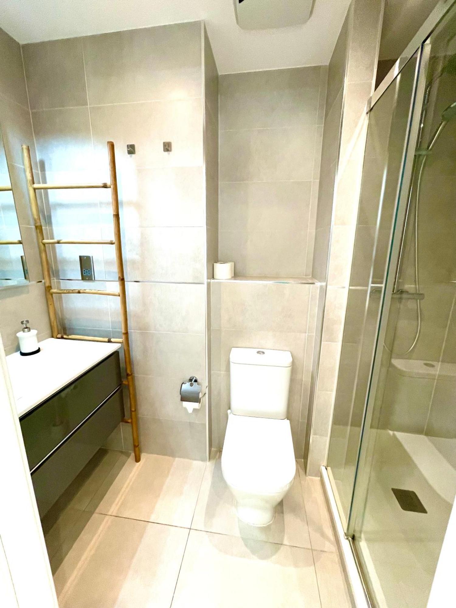 Gibraltar Central Suites ภายนอก รูปภาพ
